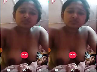 Desi Girl Shows Her Tits and Pussy Video Call